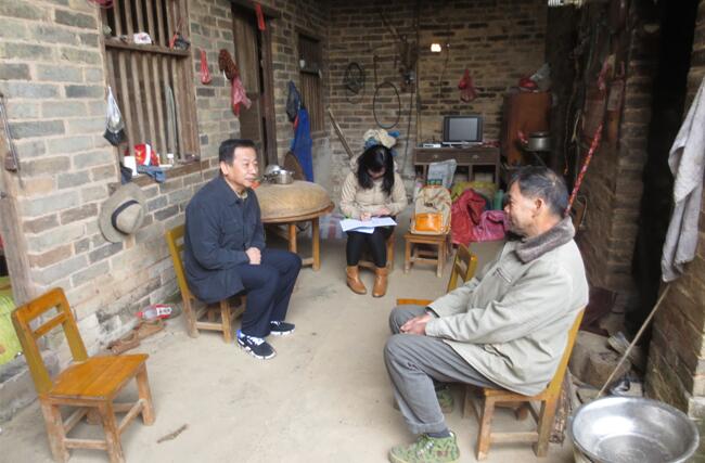 南宁国际会展公司党委到定点帮扶村开展产业扶贫调研